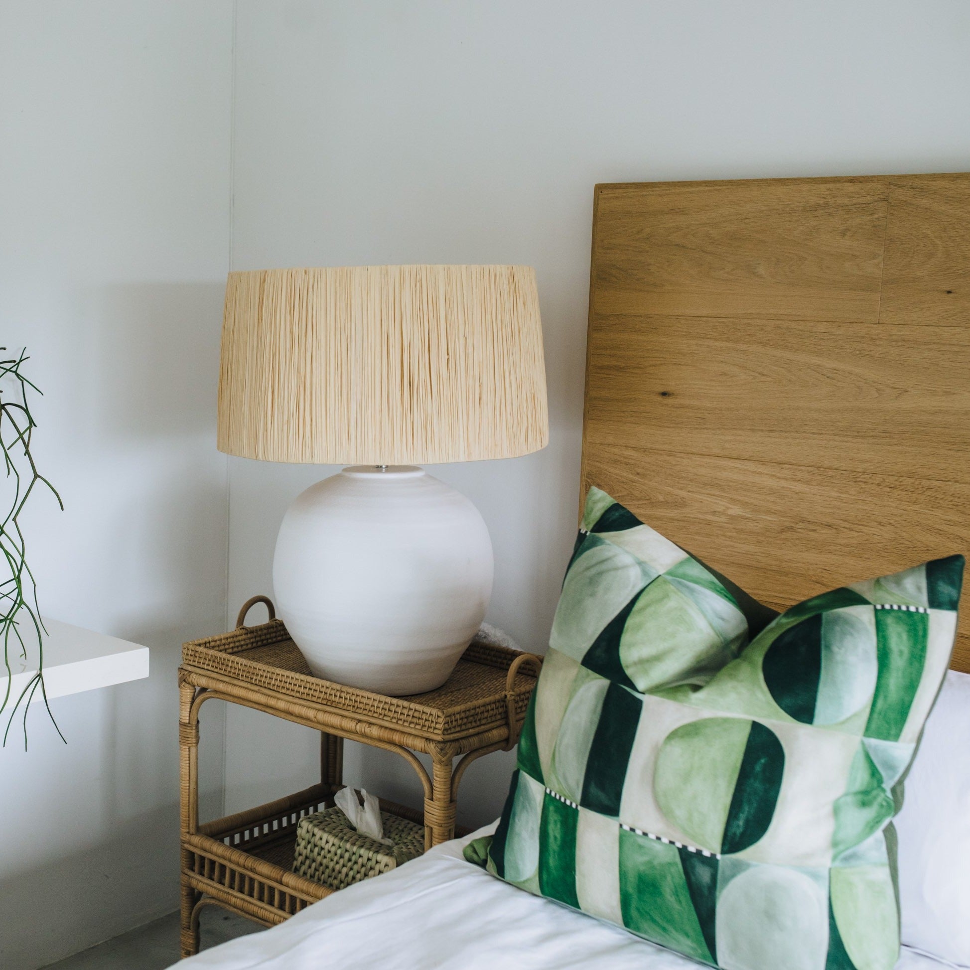 White Pot Lamp Base