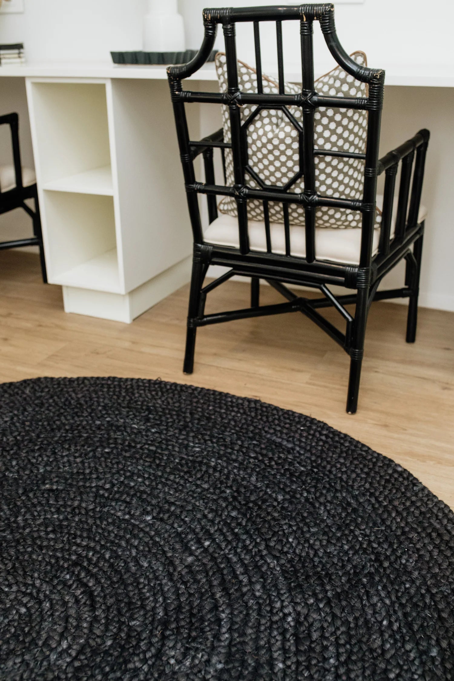 Black Round Jute Rug