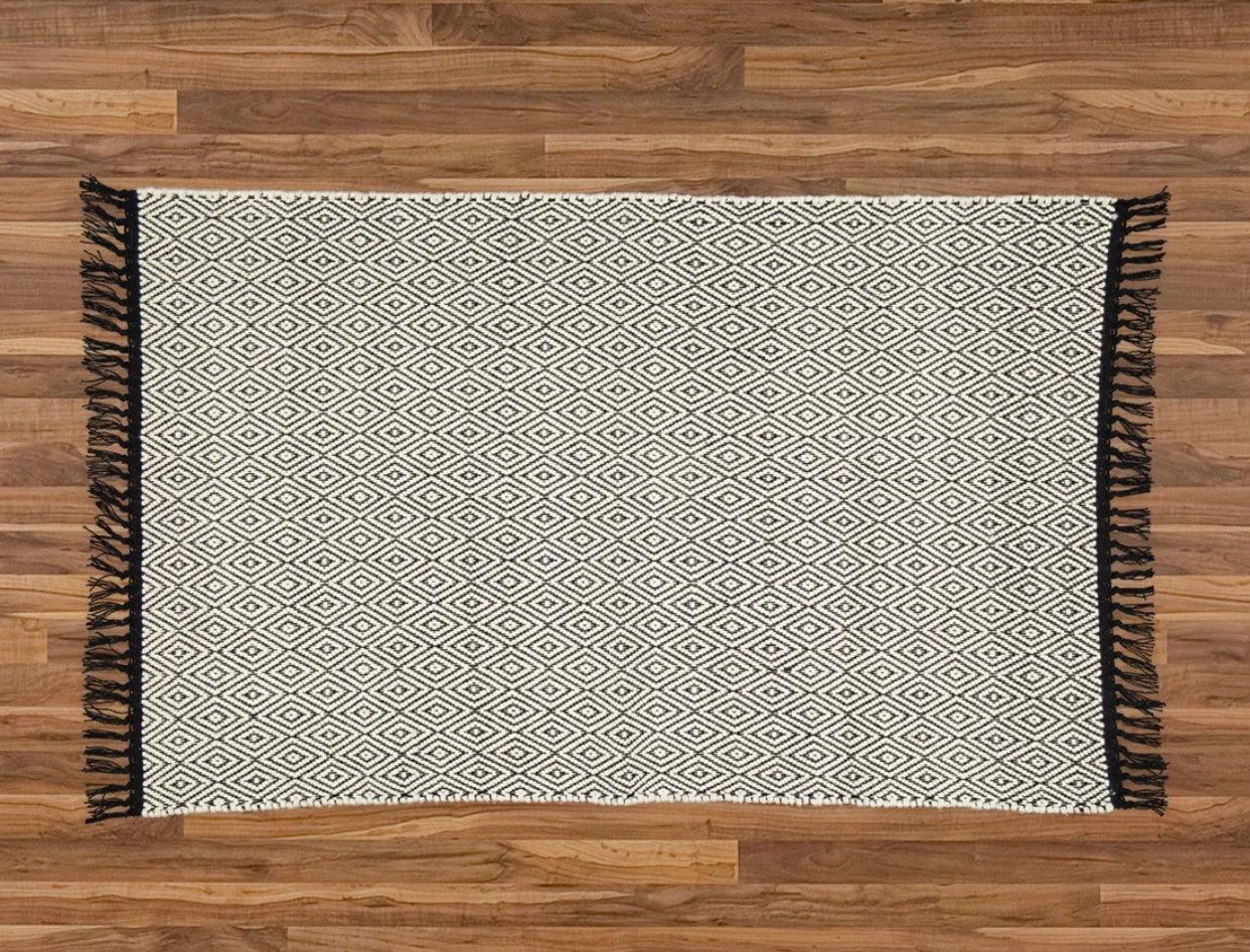 Cotton Dhurrie Natural Diamond Pattern on a Black Warp